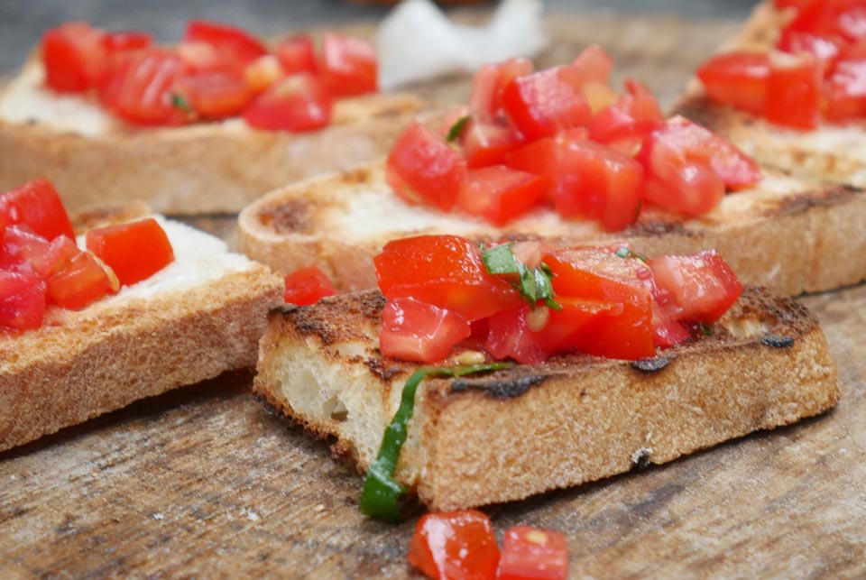 Apéro veggie bruschetta tomate iletaituneveggie.com